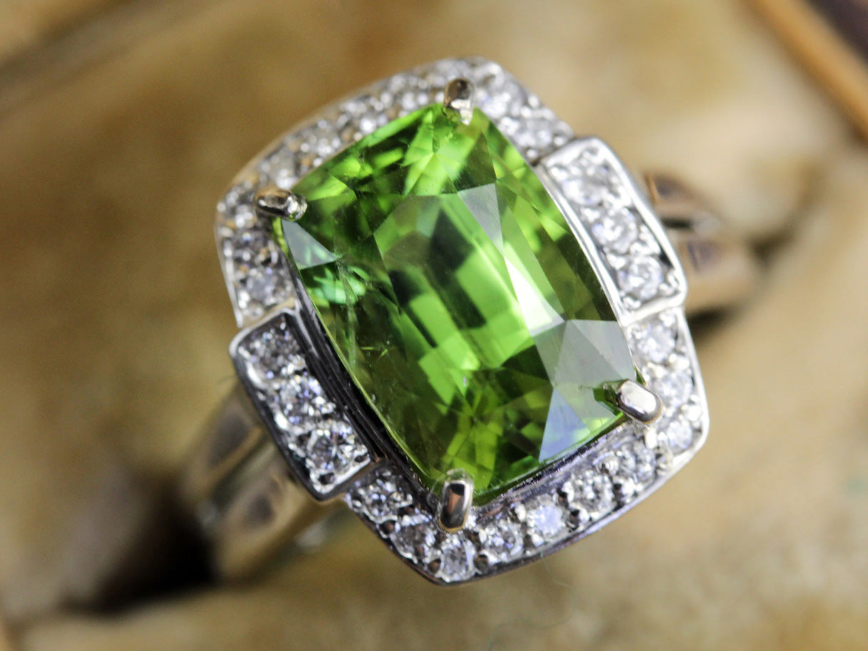 Peridot jewelry history and lore