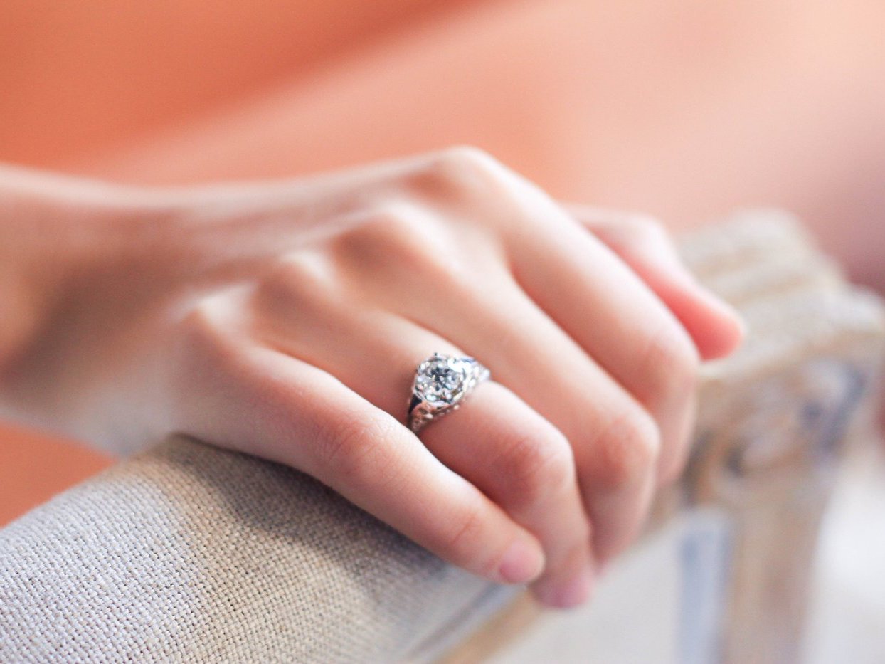 how-can-i-find-out-her-engagement-ring-size-without-her-knowing