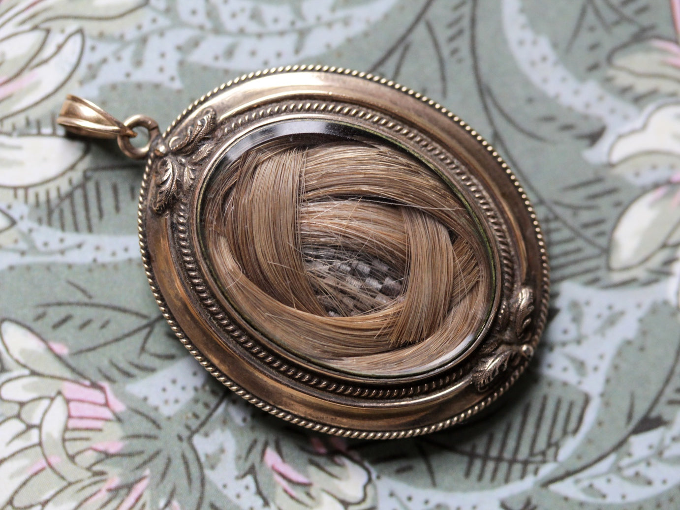 Hair locket pendant store
