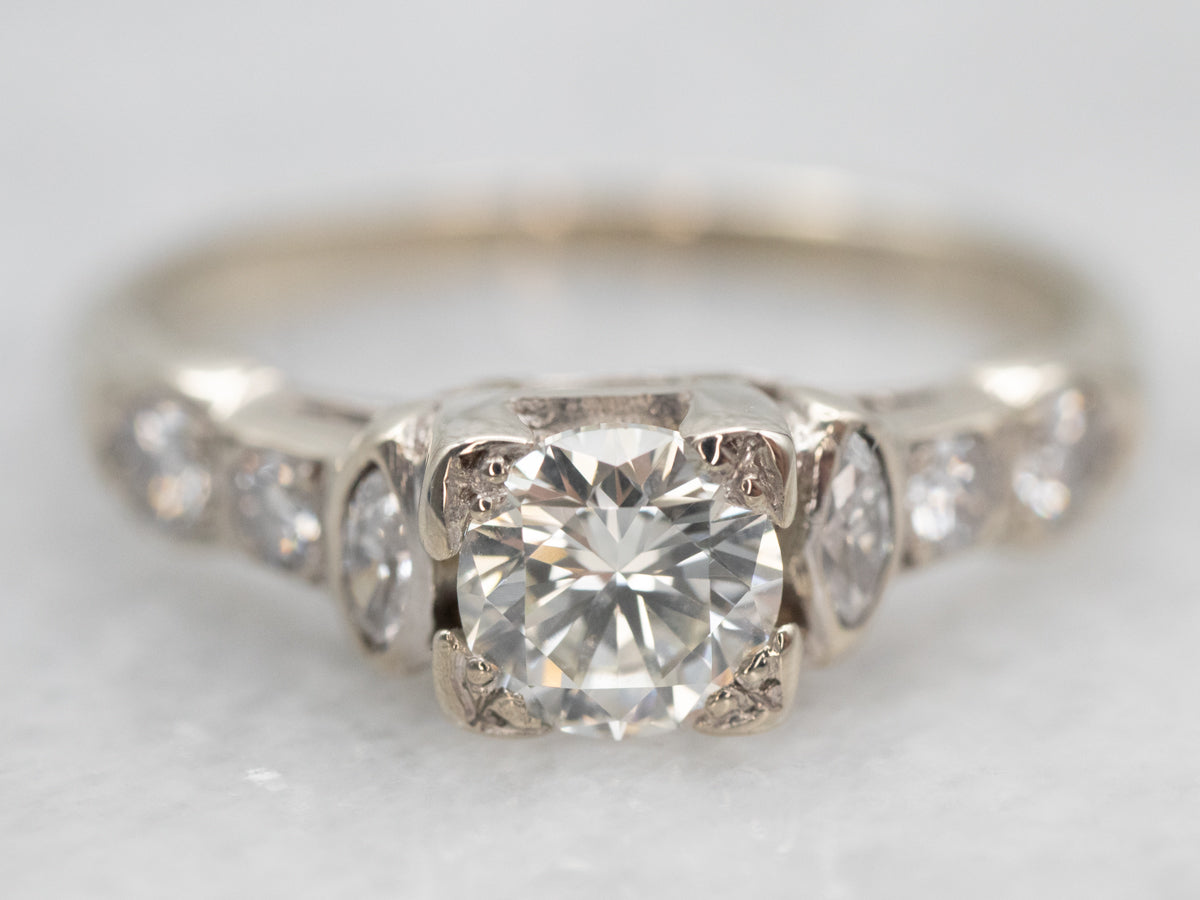 Lovely Round Brilliant Diamond Engagement Ring