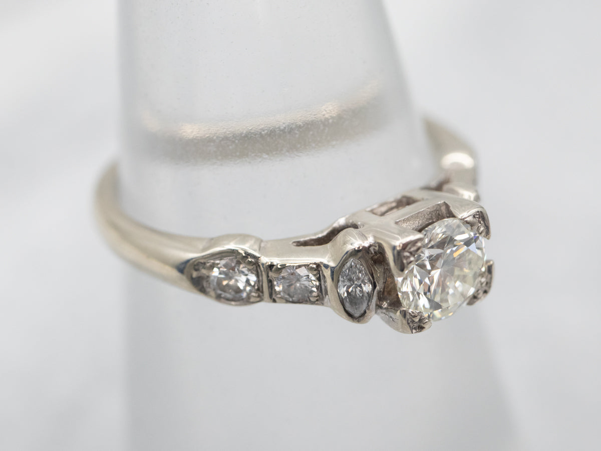 Lovely Round Brilliant Diamond Engagement Ring