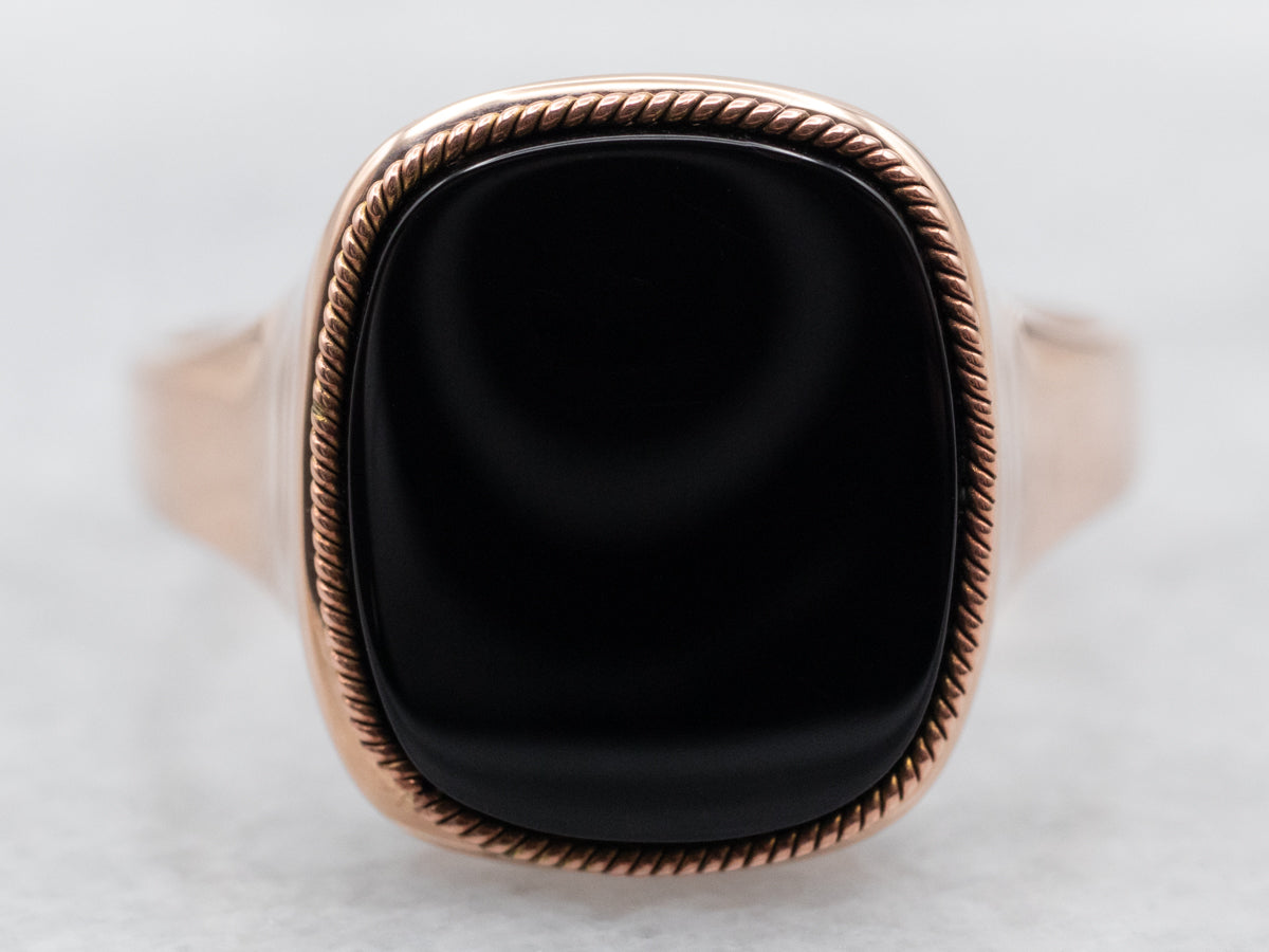 Anillo de ónix negro de oro rosa