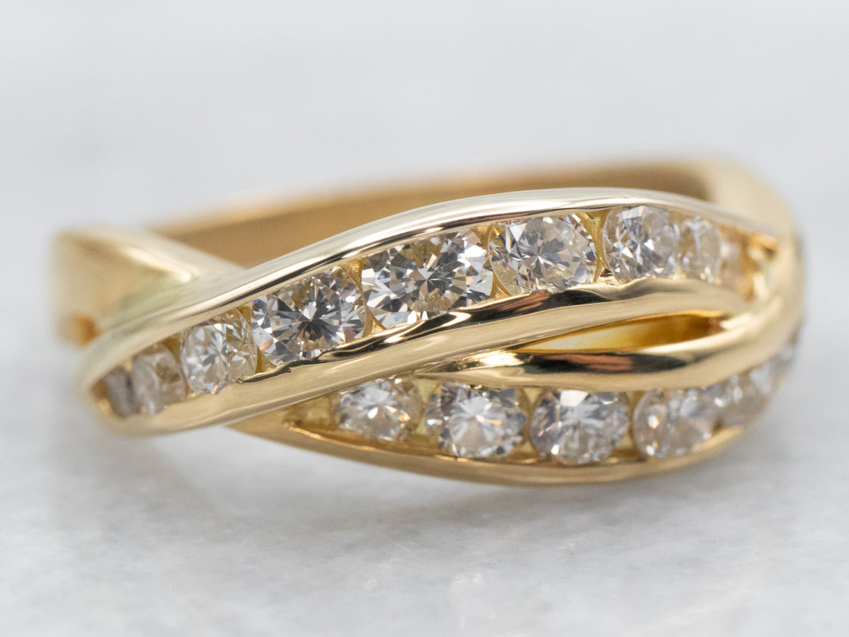 Twisting 18-Karat Gold and Diamond Band