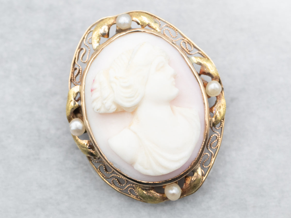 Broche o colgante de perlas de semilla de cameo de concha rosa antigua