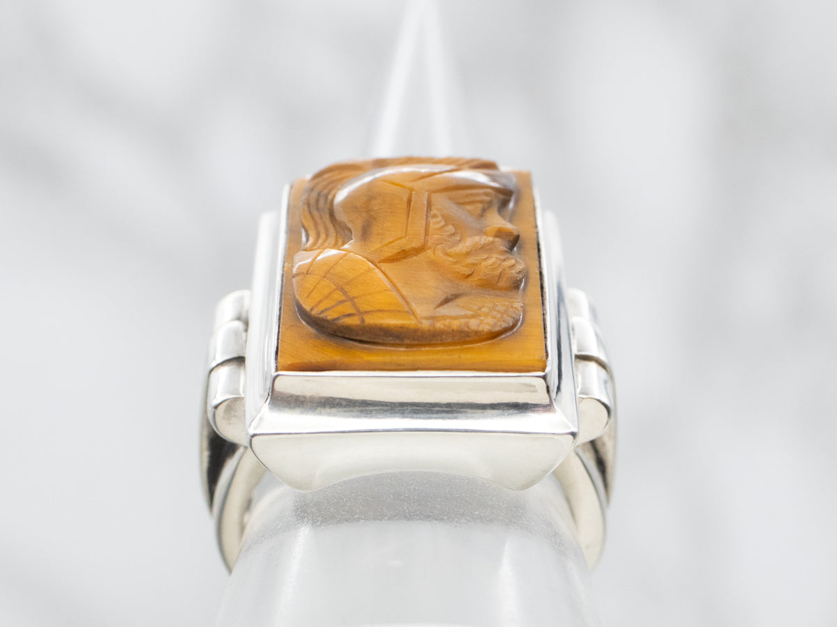 Anillo de camafeo de ojo de tigre de plata de ley