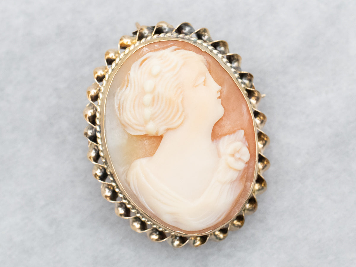 Broche o colgante de cameo de oro vintage