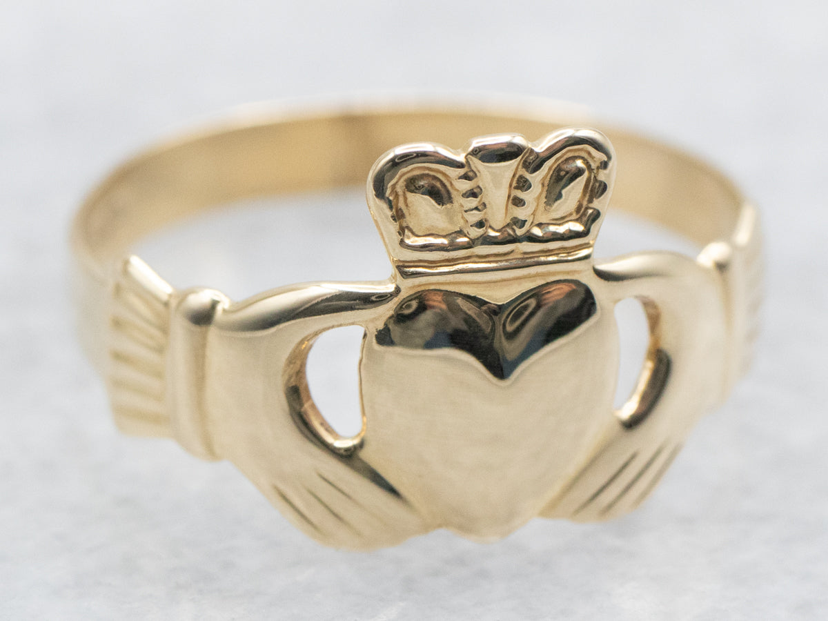 Vintage 9Ct Gold Claddagh Band