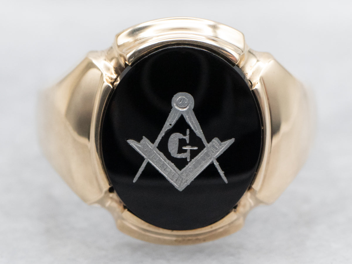 Mid Century Gold and Onyx Masonic Ring