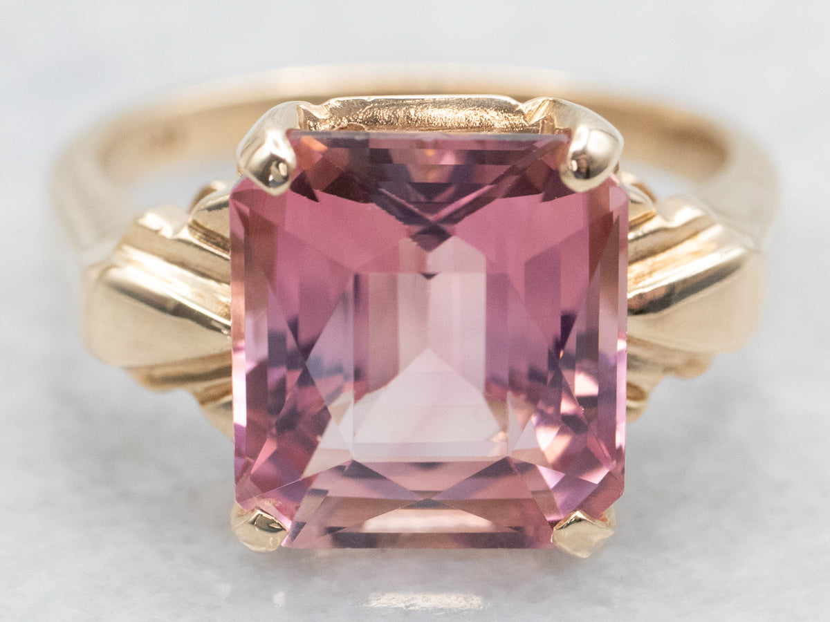 Anillo de cóctel de turmalina rosa polvoriento rosa