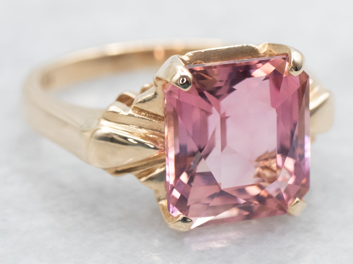 Anillo de cóctel de turmalina rosa polvoriento rosa