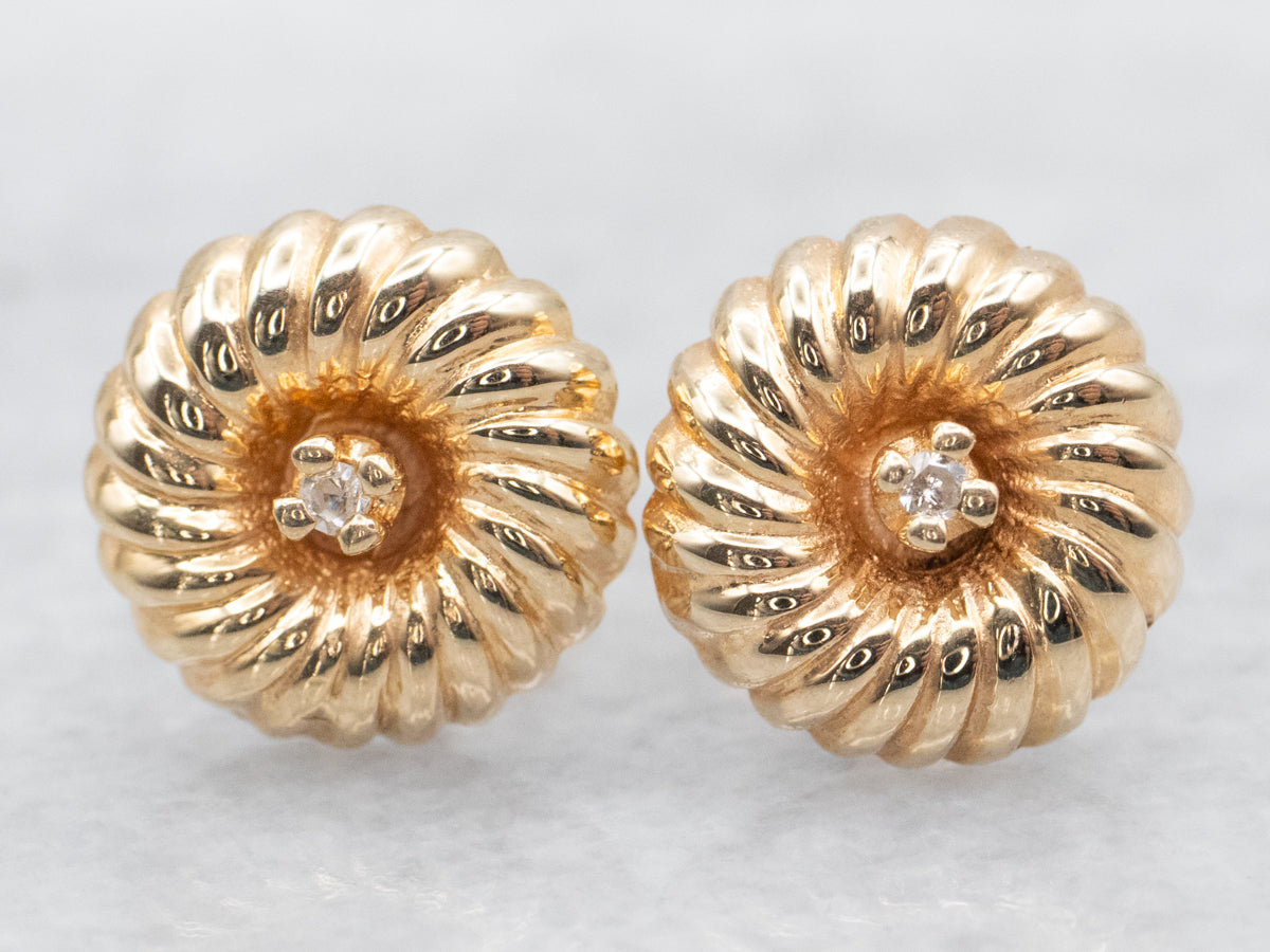 Twisting Gold Diamond Stud Earring