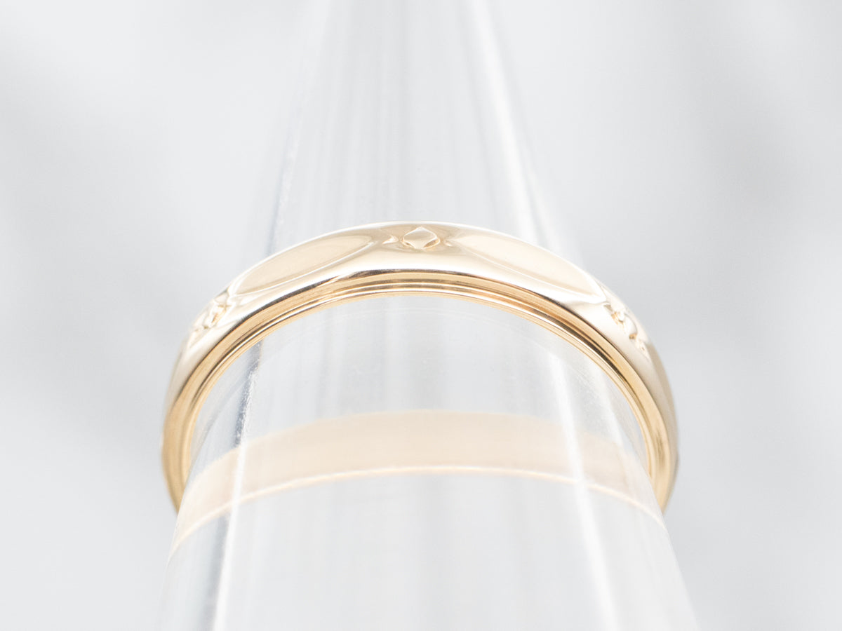 Vintage Gold Patterned Wedding Band