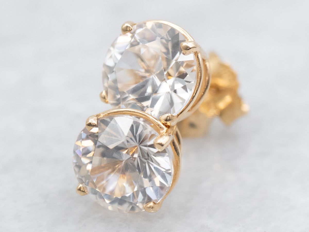 White Zircon Stud Earrings in Yellow Gold