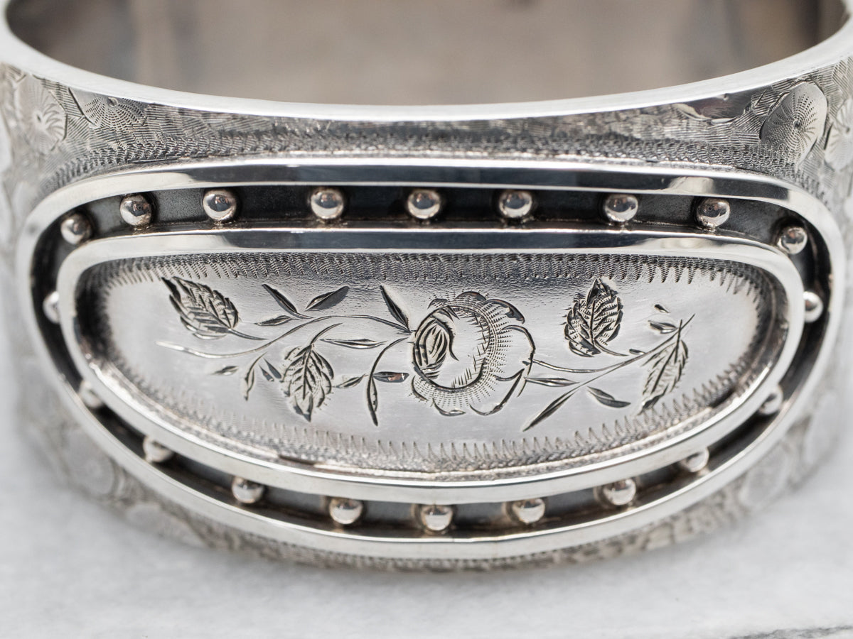 Brazalete floral inglés con bisagras de plata de ley de principios de 1900