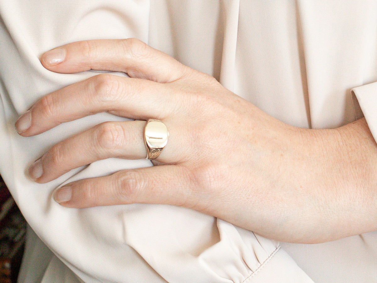 Vintage White Gold Fleur De Lis Signet Ring