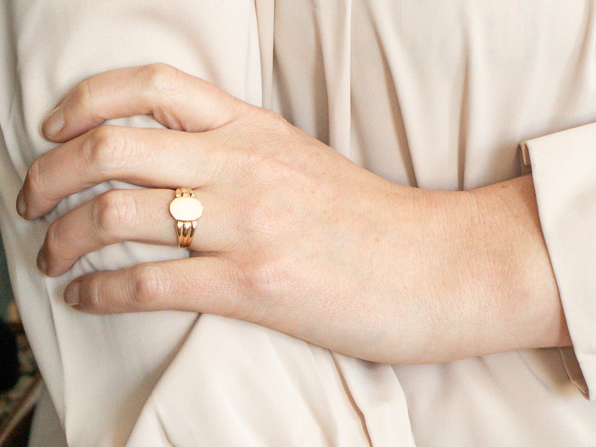 Vintage Ribbed Gold Signet Ring