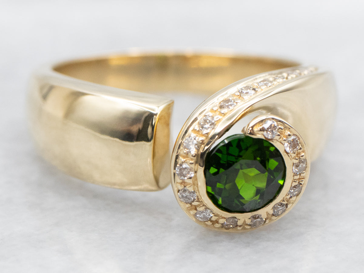 Modern Diopside Diamond Twist Ring