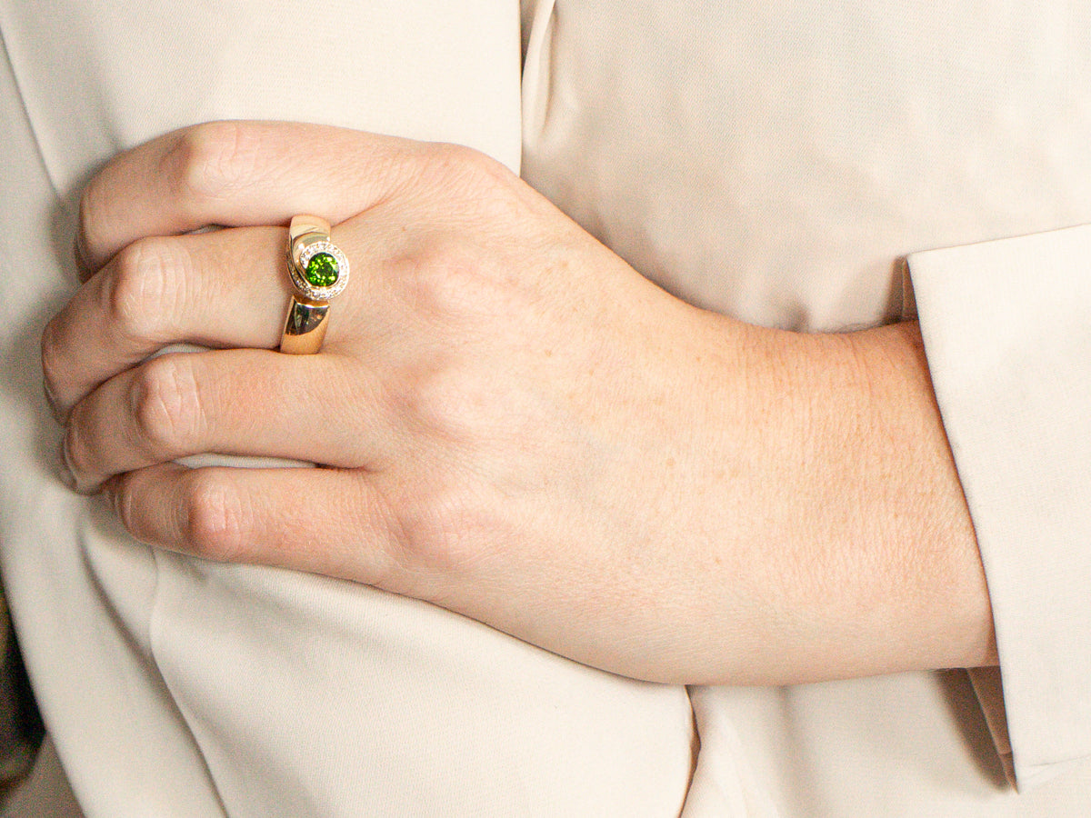 Modern Diopside Diamond Twist Ring