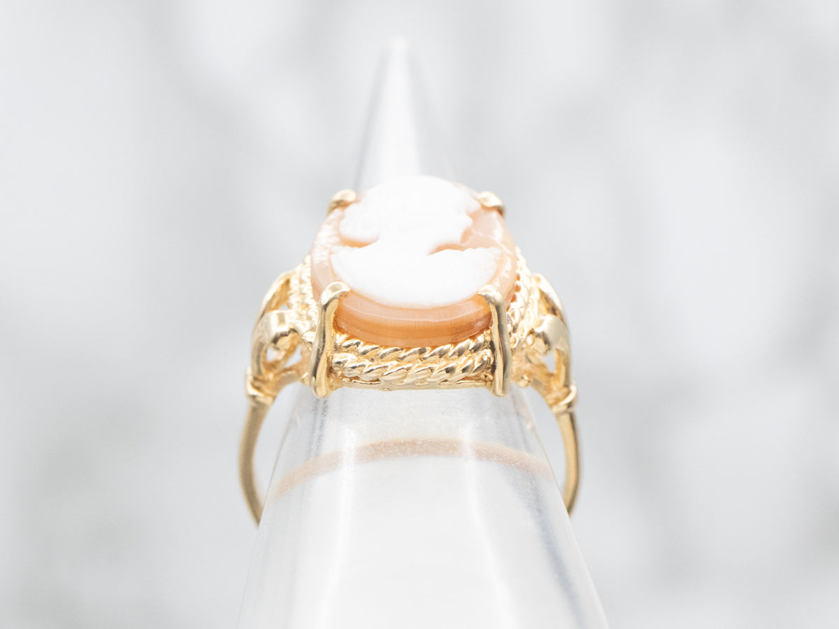 Ladies Gold Mid-Century Cameo Ring