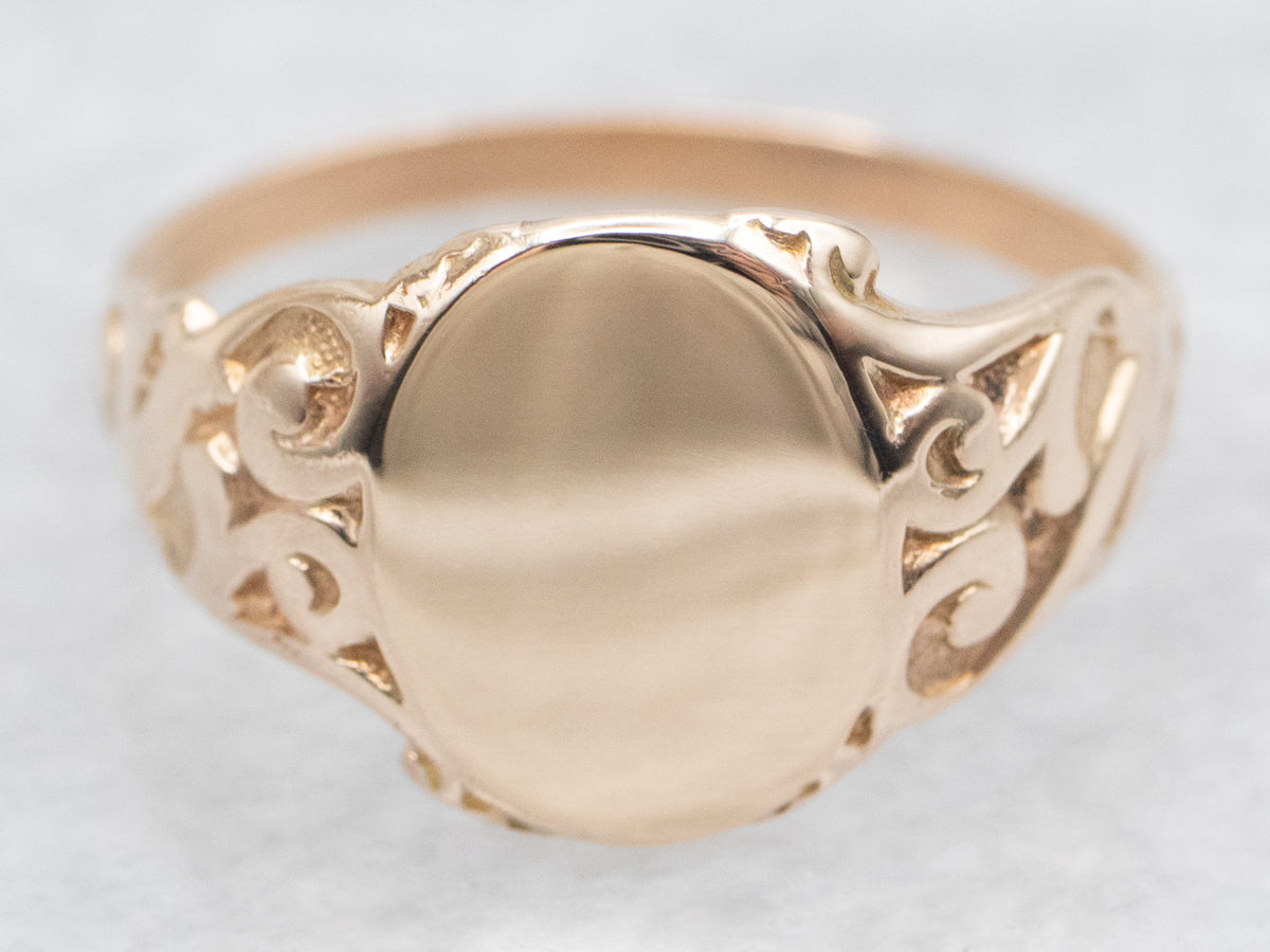 Victorian Scrolling Gold Signet Ring