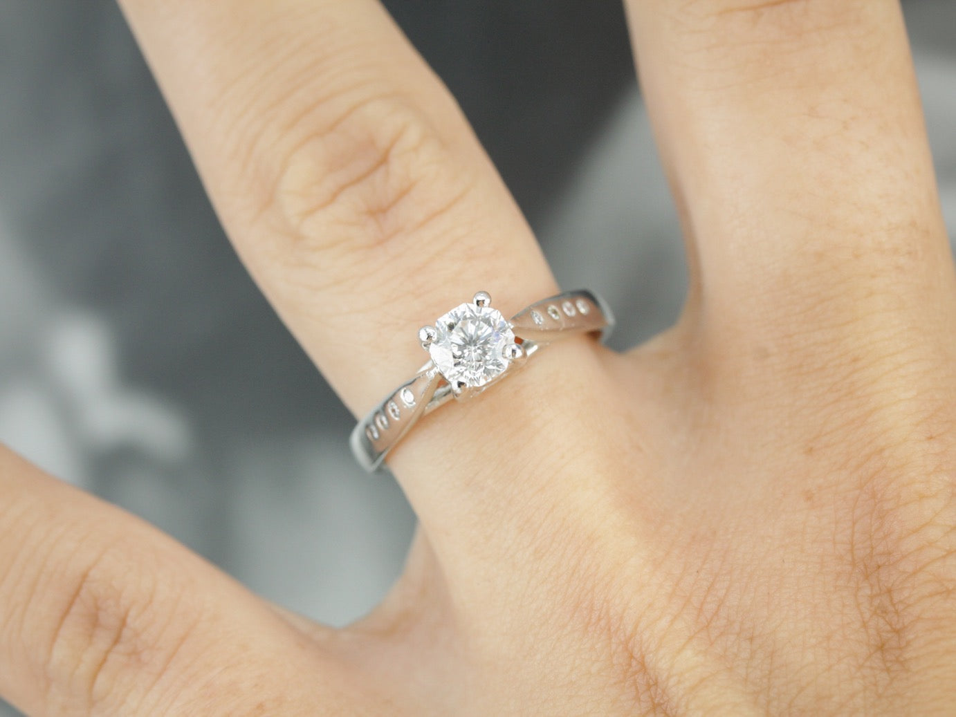 Gorgeous Diamond Engagement Ring in Platinum