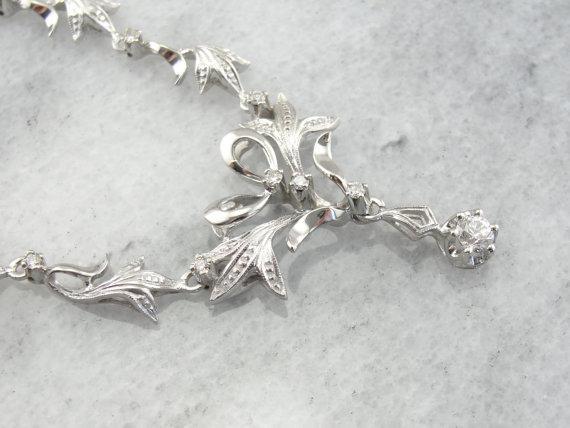 Diamonds and Flowers 18K White Gold Necklace