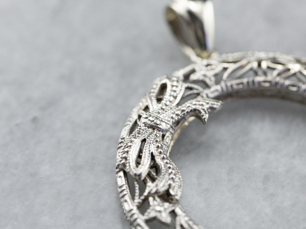 Art Deco Filigree Wreath White Gold Pendant