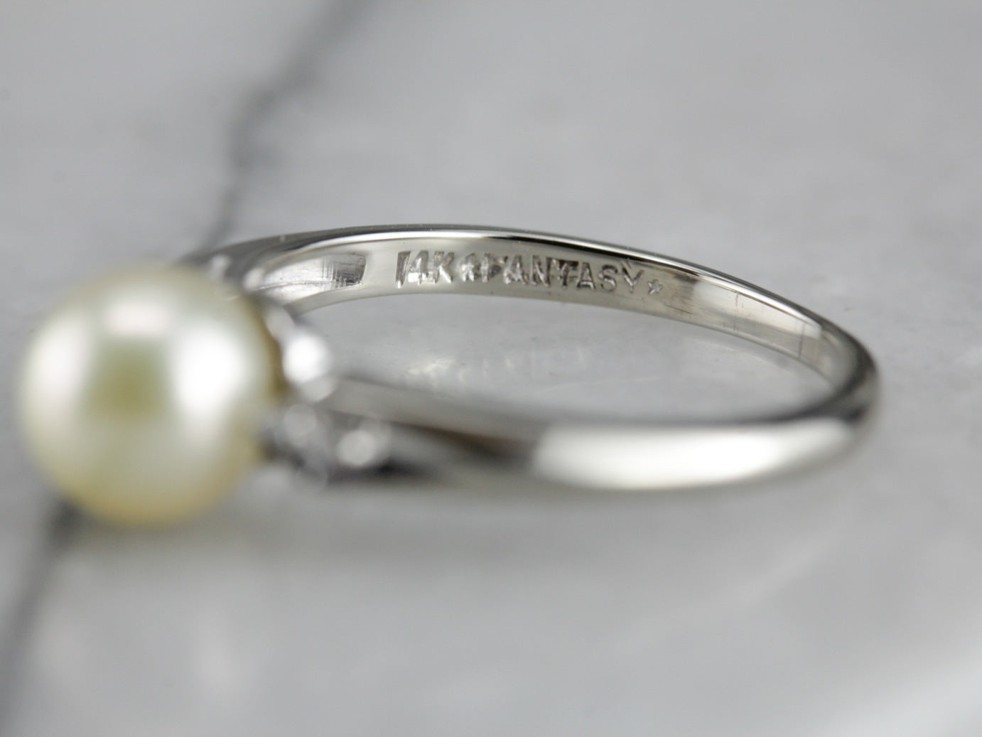 Pearl Solitaire White Gold Ring