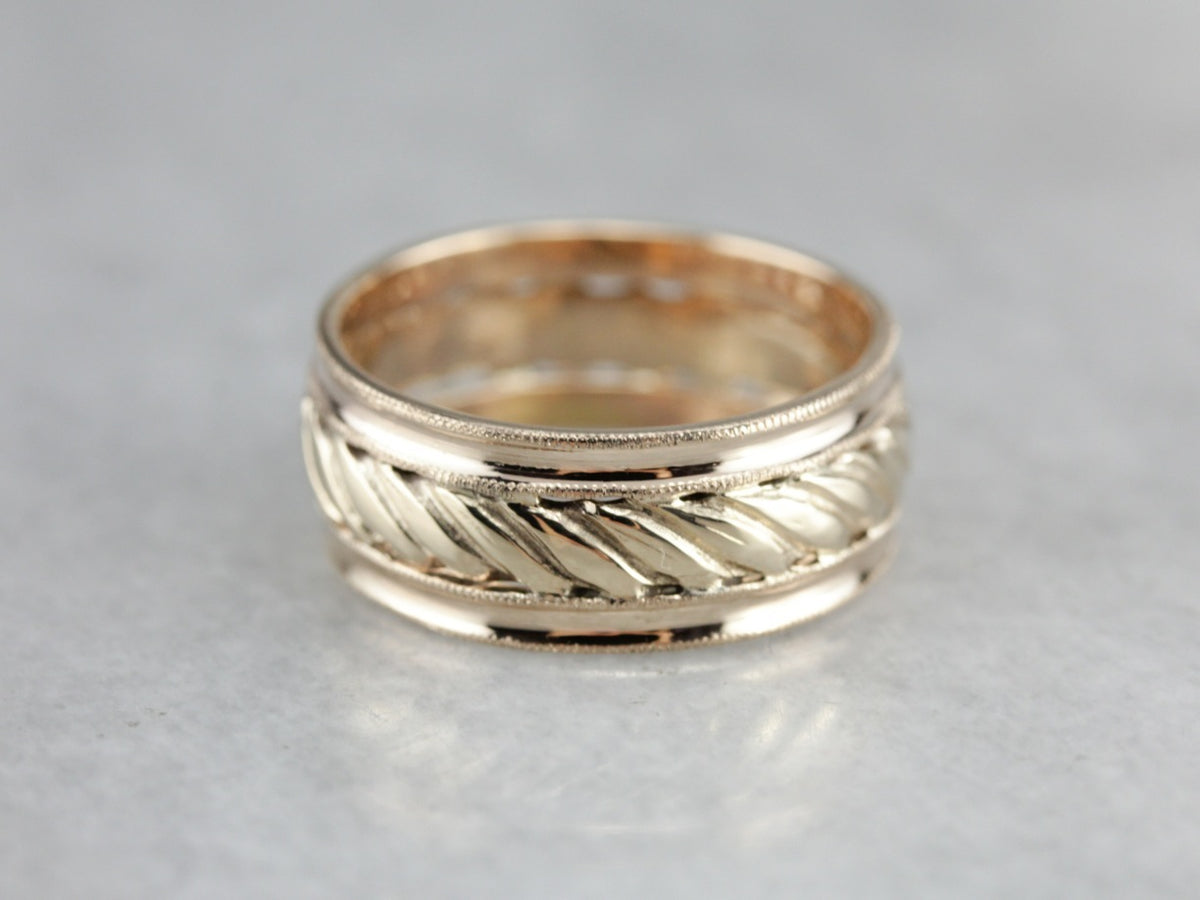 Vintage Patterned Band in Yellow Gold