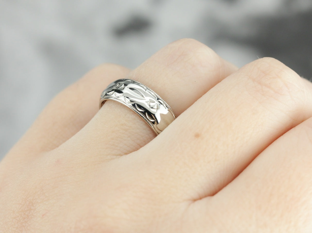 Vintage White Gold Pattern Band