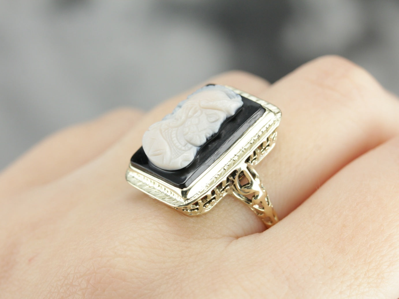 Cameo onyx store flip ring