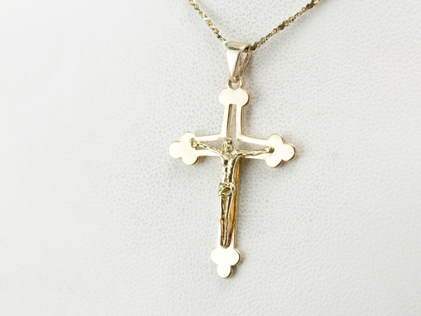 Yellow Gold Unisex Crucifix Pendant