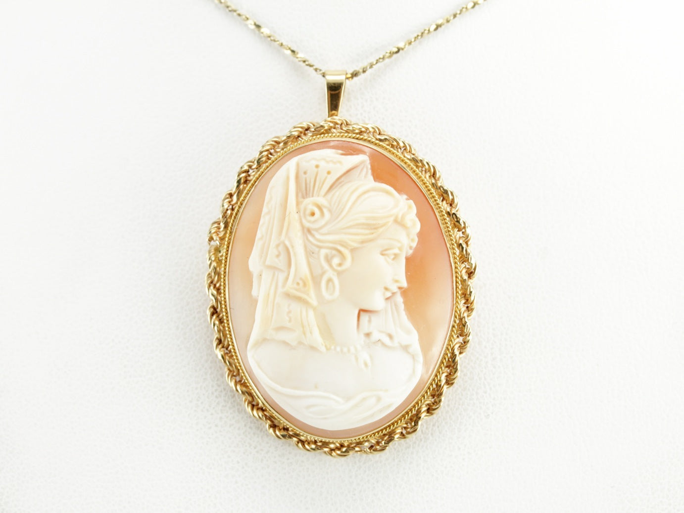 Market Square Jewelers Vintage Cameo Brooch or Pendant