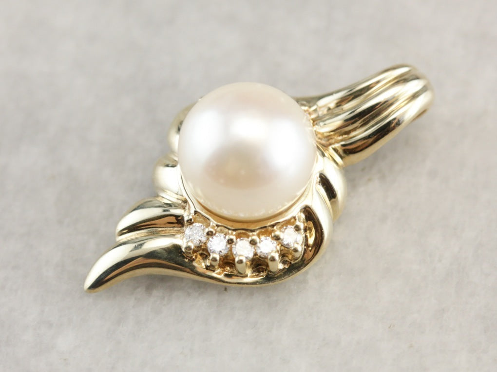 Modern Pearl and Diamond Pendant