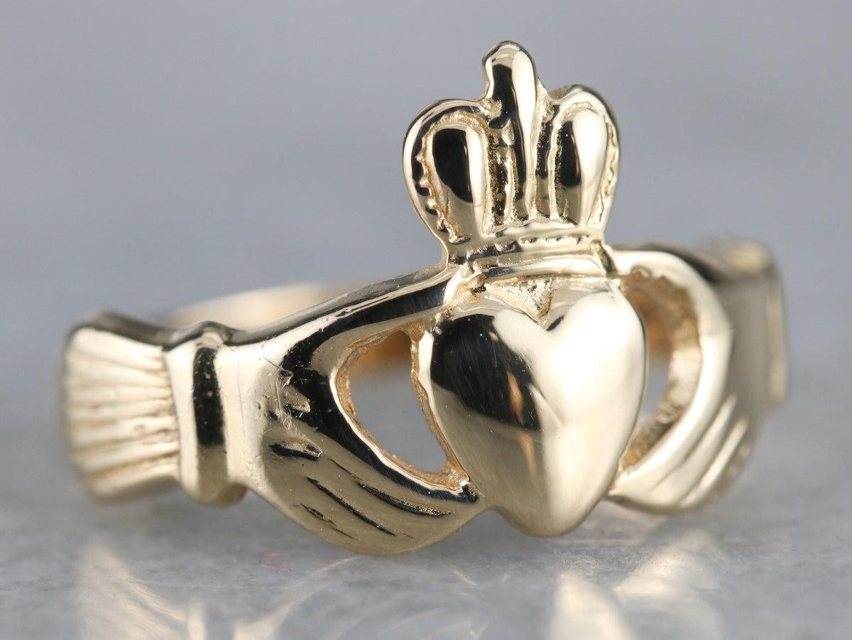 Vintage Gold Claddagh Band