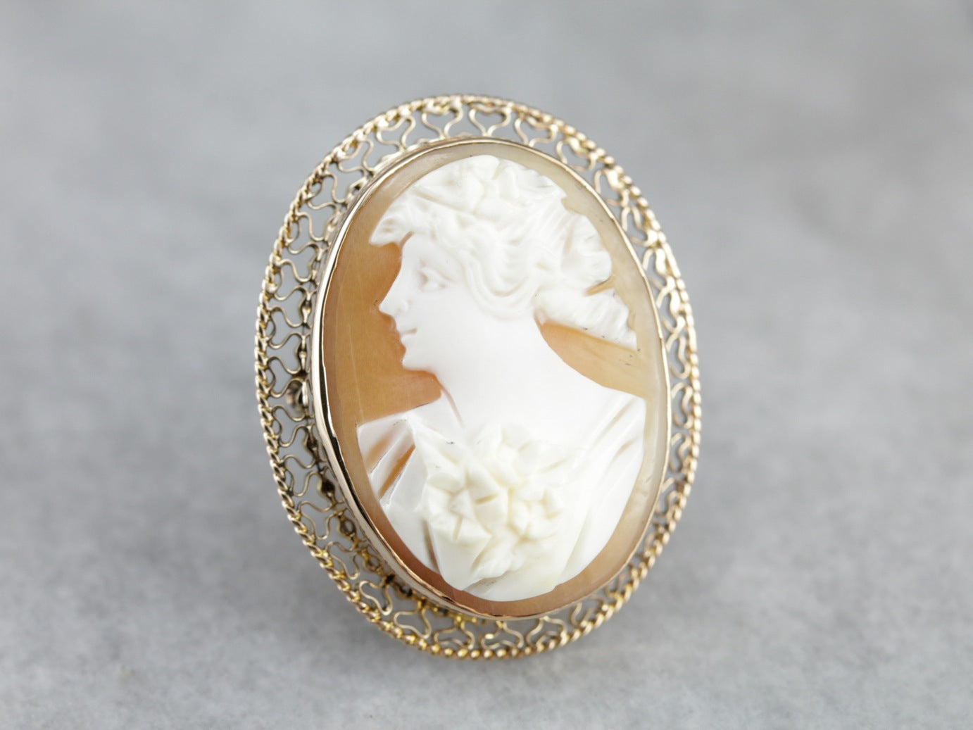 Vintage Cameo Gold Filigree Brooch