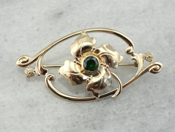 Sweet Retro Era Flower Pin with Russian Demantoid Garnet