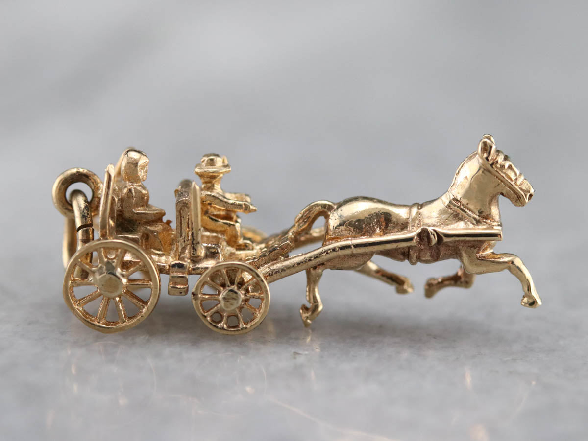 Charm de caballo y carruaje de oro vintage