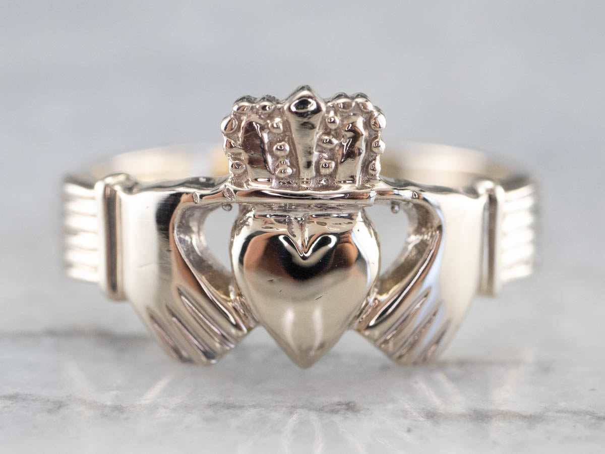 Anillo Claddagh de Oro Blanco