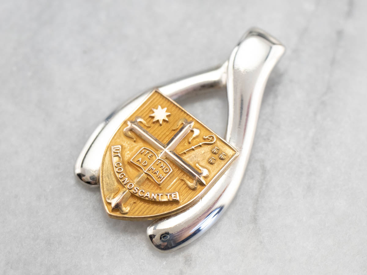 Colgante de metal mixto Boston College High School