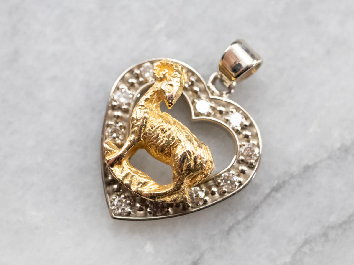 Colgante del zodiaco Aries con corazón de diamantes