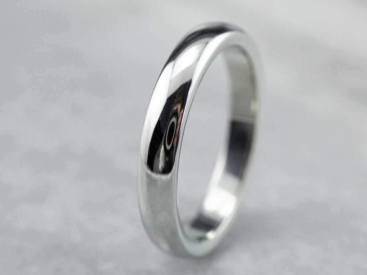 Sleek 18K White Gold Band