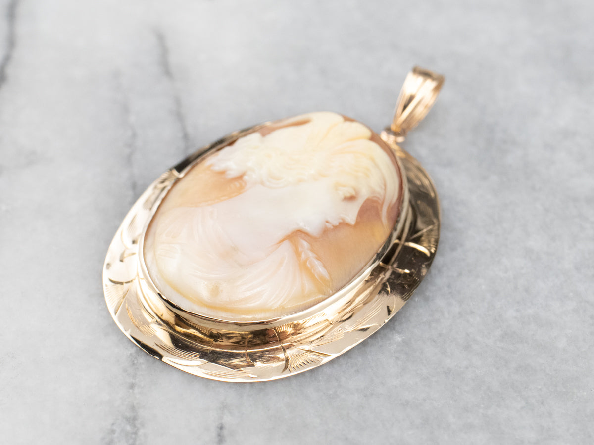 Gold Mid Century Cameo Pedant