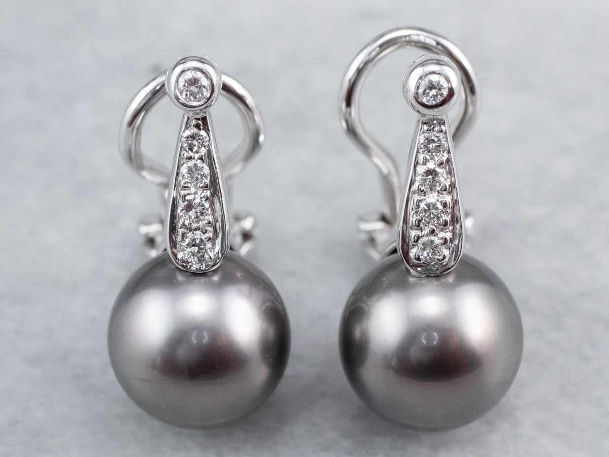 Pendientes colgantes de perlas negras y diamantes