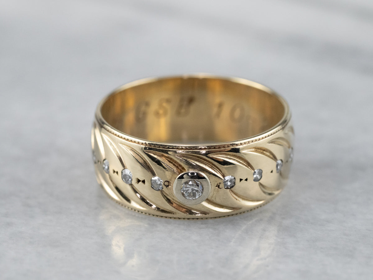 Unisex Diamond Patterned Gold Band