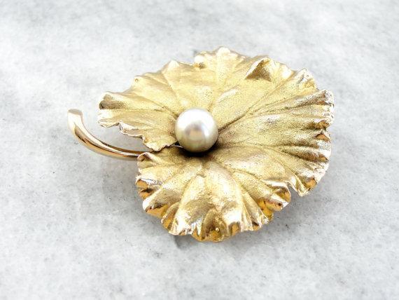 Beautiful Aspen Leaf Brooch