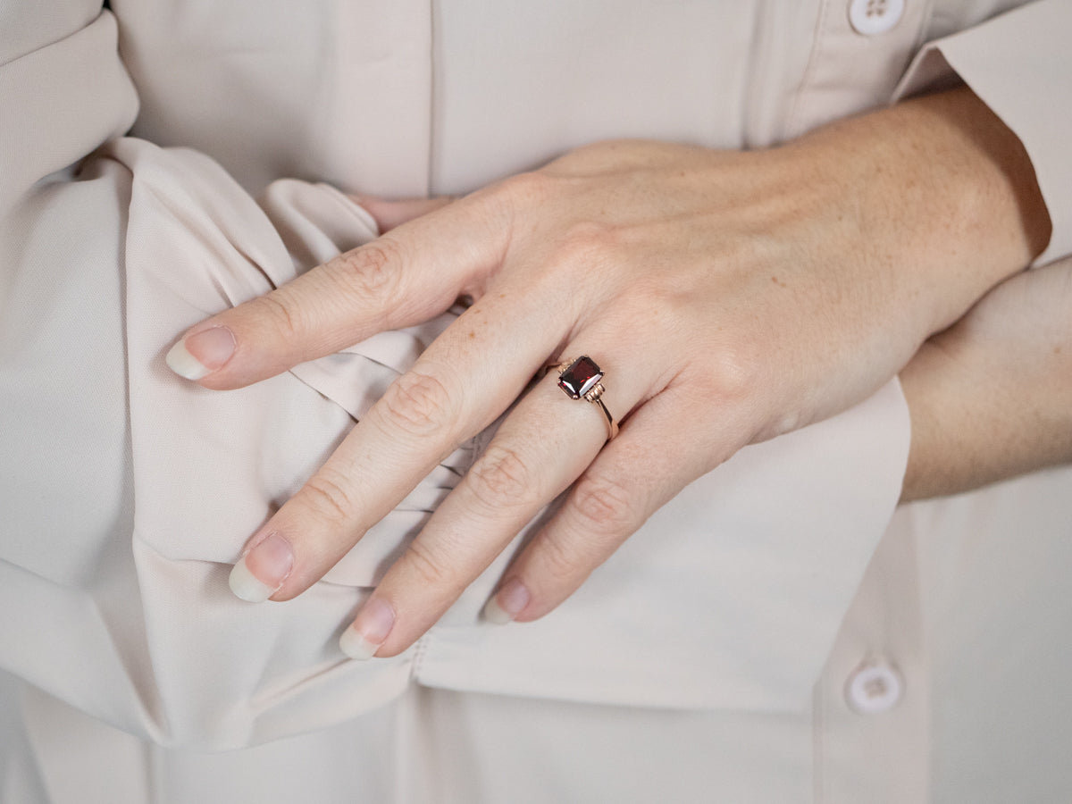 Retro Era Pyrope Garnet Solitaire Ring