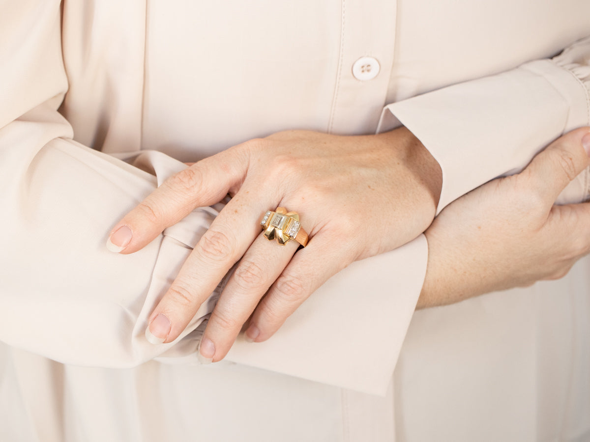 Anillo estilo tanque de diamantes vintage en oro rosa y amarillo