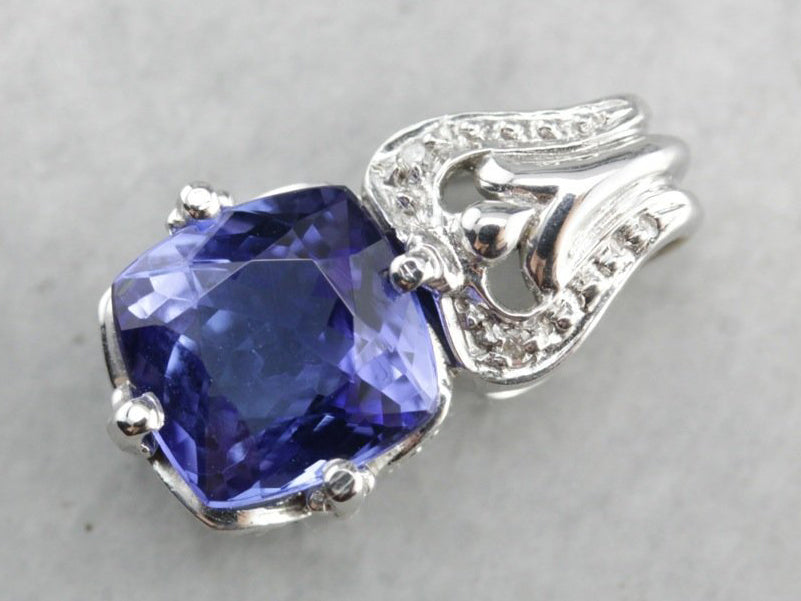 Tanzanite pendant white gold top
