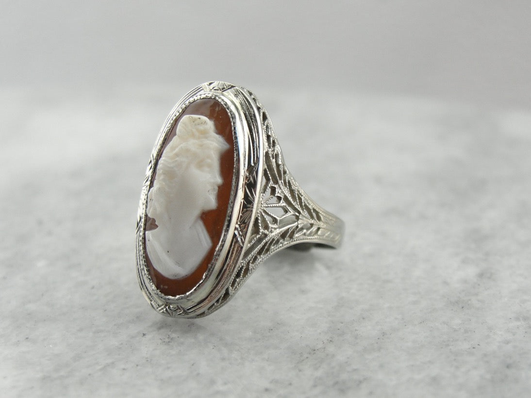 Art Deco Cameo Cocktail Ring in Filigree Mounting, Classic White Gold